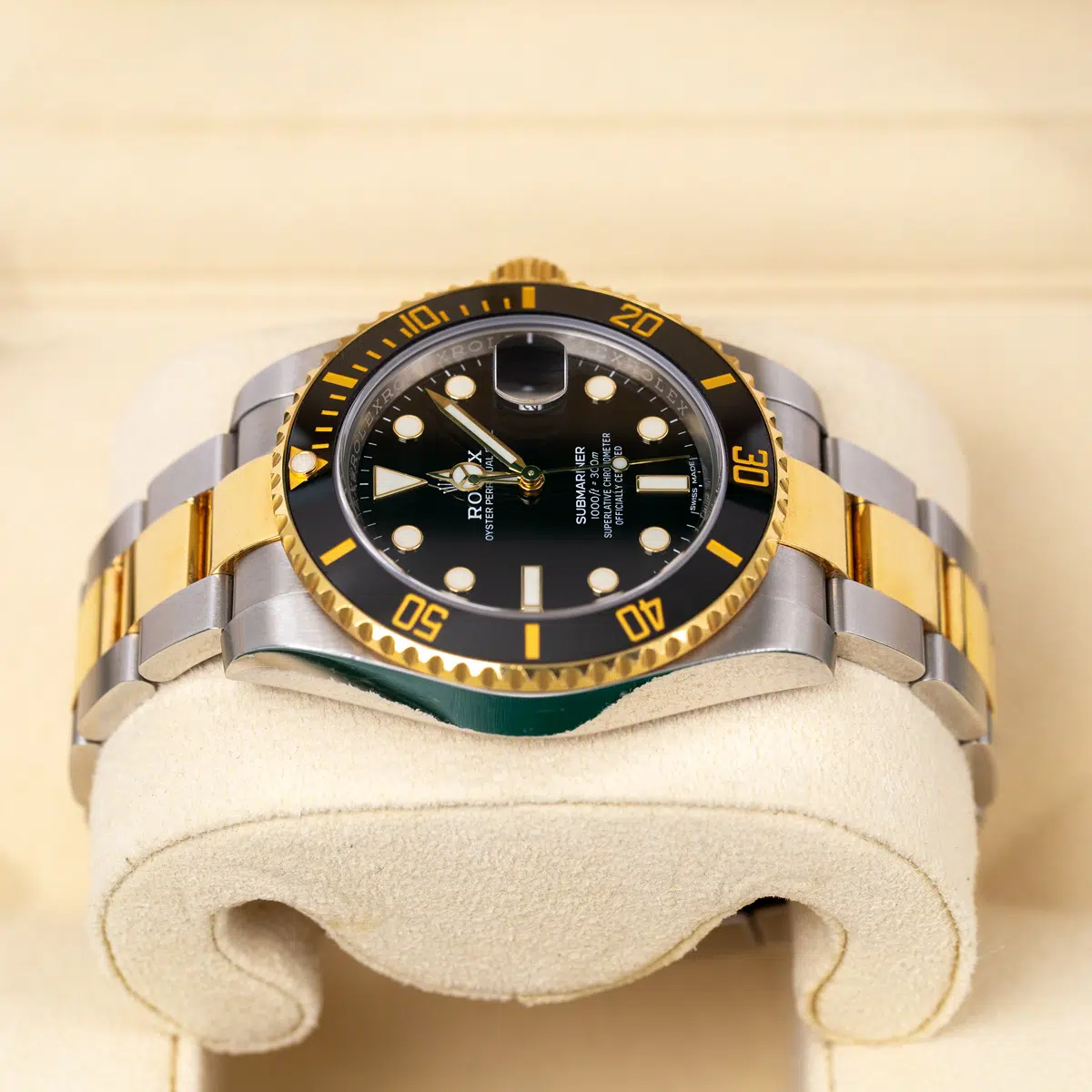 9CB4FFD3-9761-4EE3-87C1-F7E3040185F2 Rolex Submariner 116613LN Oyster Perpetual Date Mens Watch - Image 2