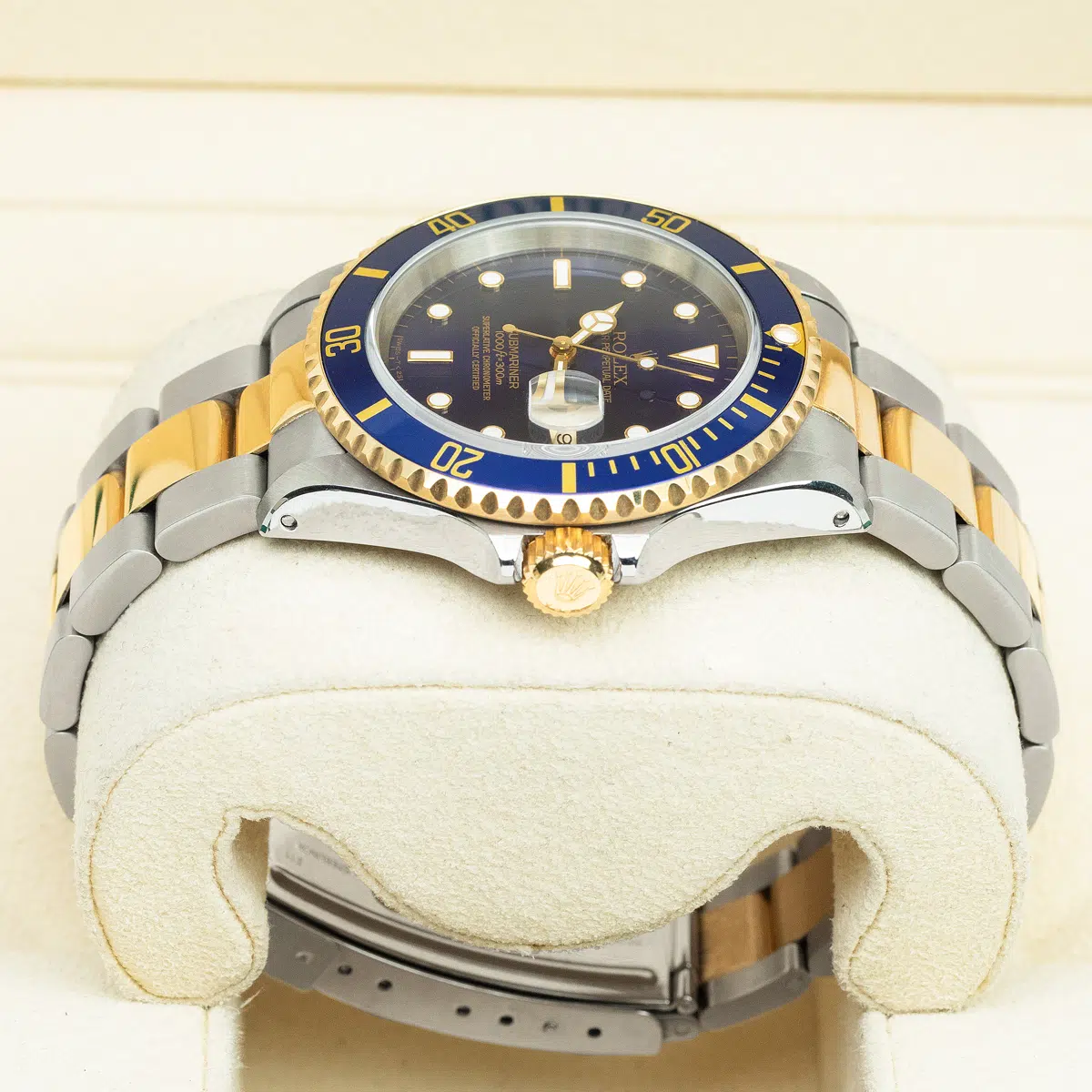 B38B3EAE-88C2-422B-ADE3-5AAE4C3A5728 Rolex Submariner 16613 40mm Blue Dial Stainless Steel and Yellow Gold Watch - Image 2