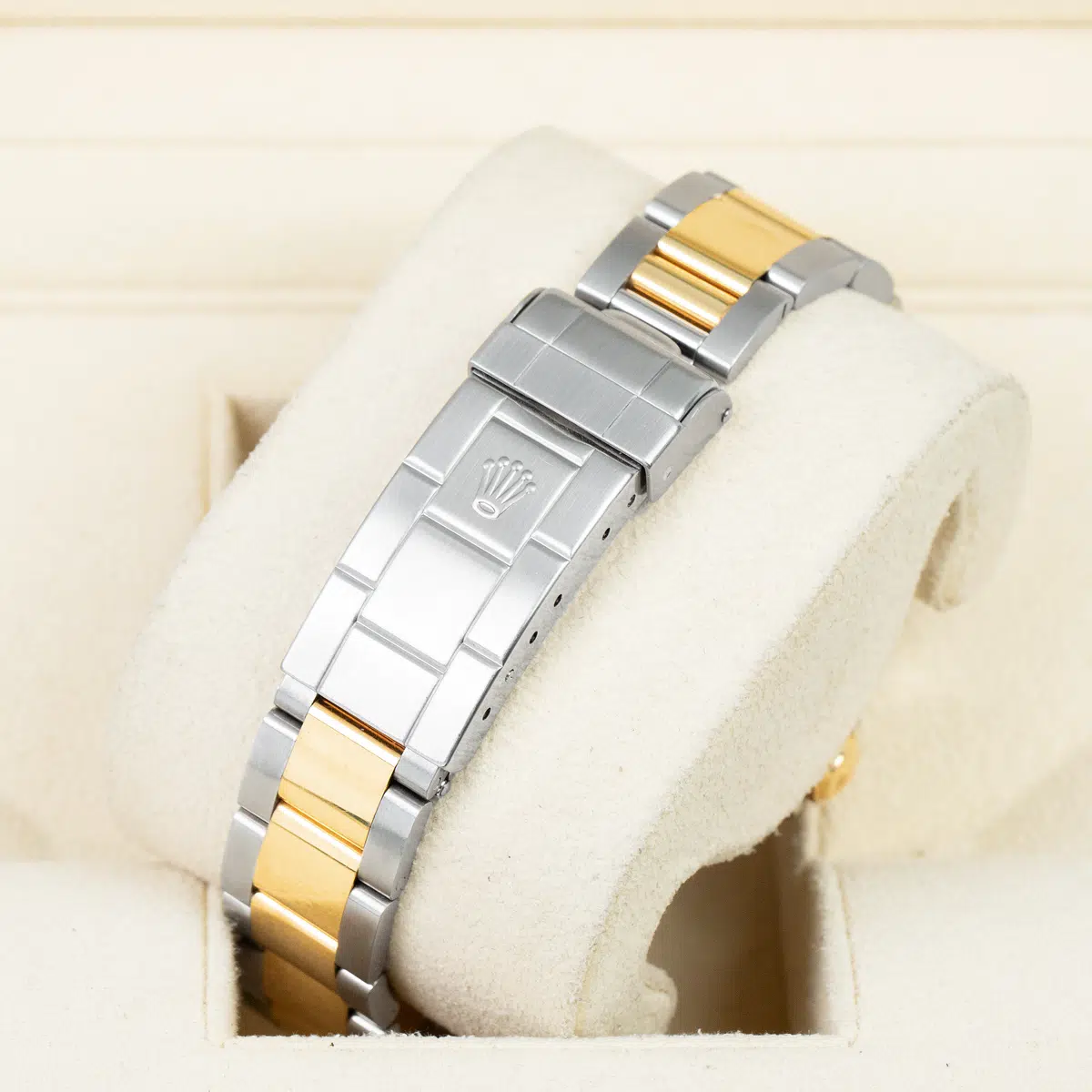 DFEB3258-0255-41D8-942A-A4DDF610D5D5 Rolex Submariner 16613 40mm Blue Dial Stainless Steel and Yellow Gold Watch - Image 4